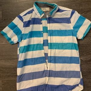 Short sleeve button up